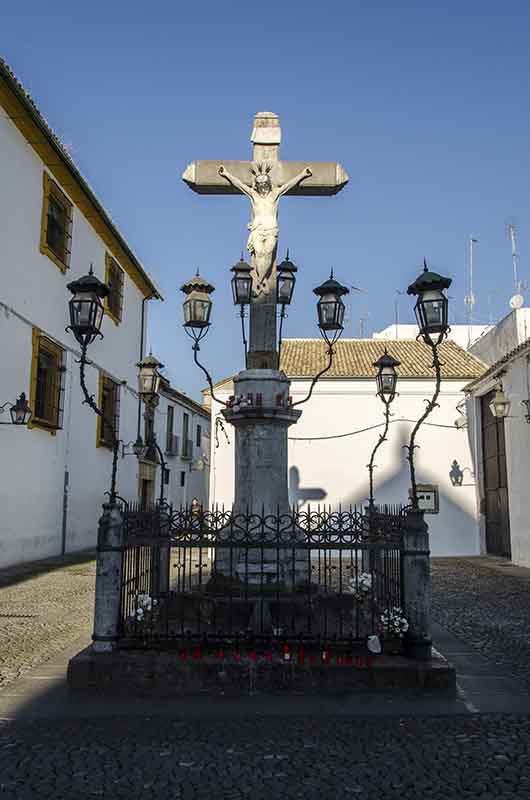 Córdoba 101 - plaza de Capuchinos y Cristo de los Faroles.jpg